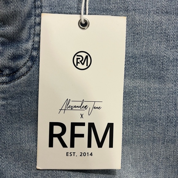 RFM Chloe High Rise Wide Leg Cropped Frayed Jeans - Picture 5 of 9